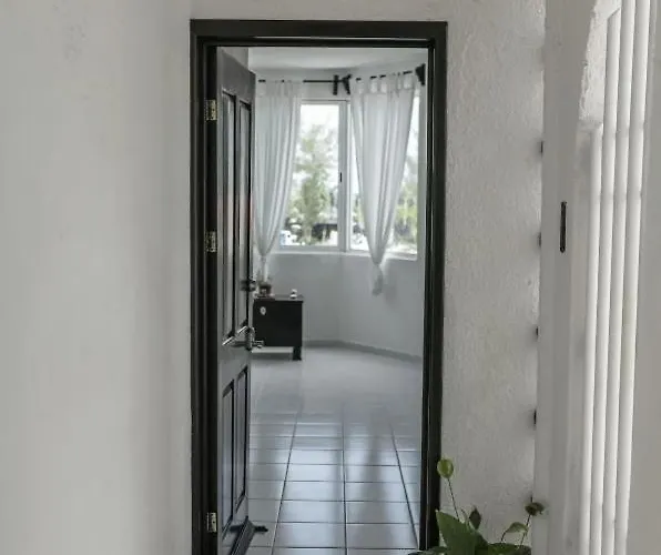 Cozy Studios, Walking Distance To The Apartment *